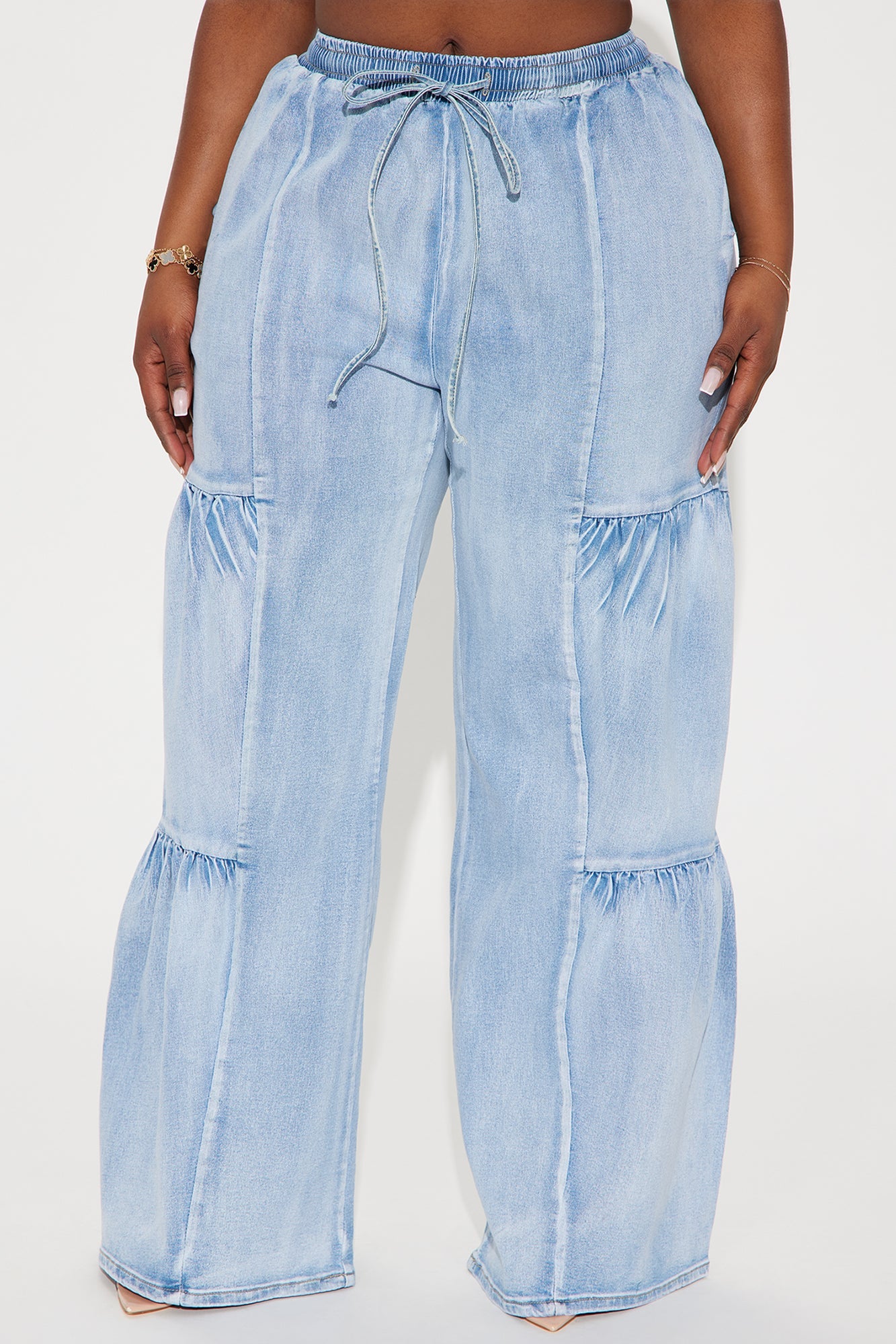 Goin With The Flow Easy Fit Jeans - Light Wash