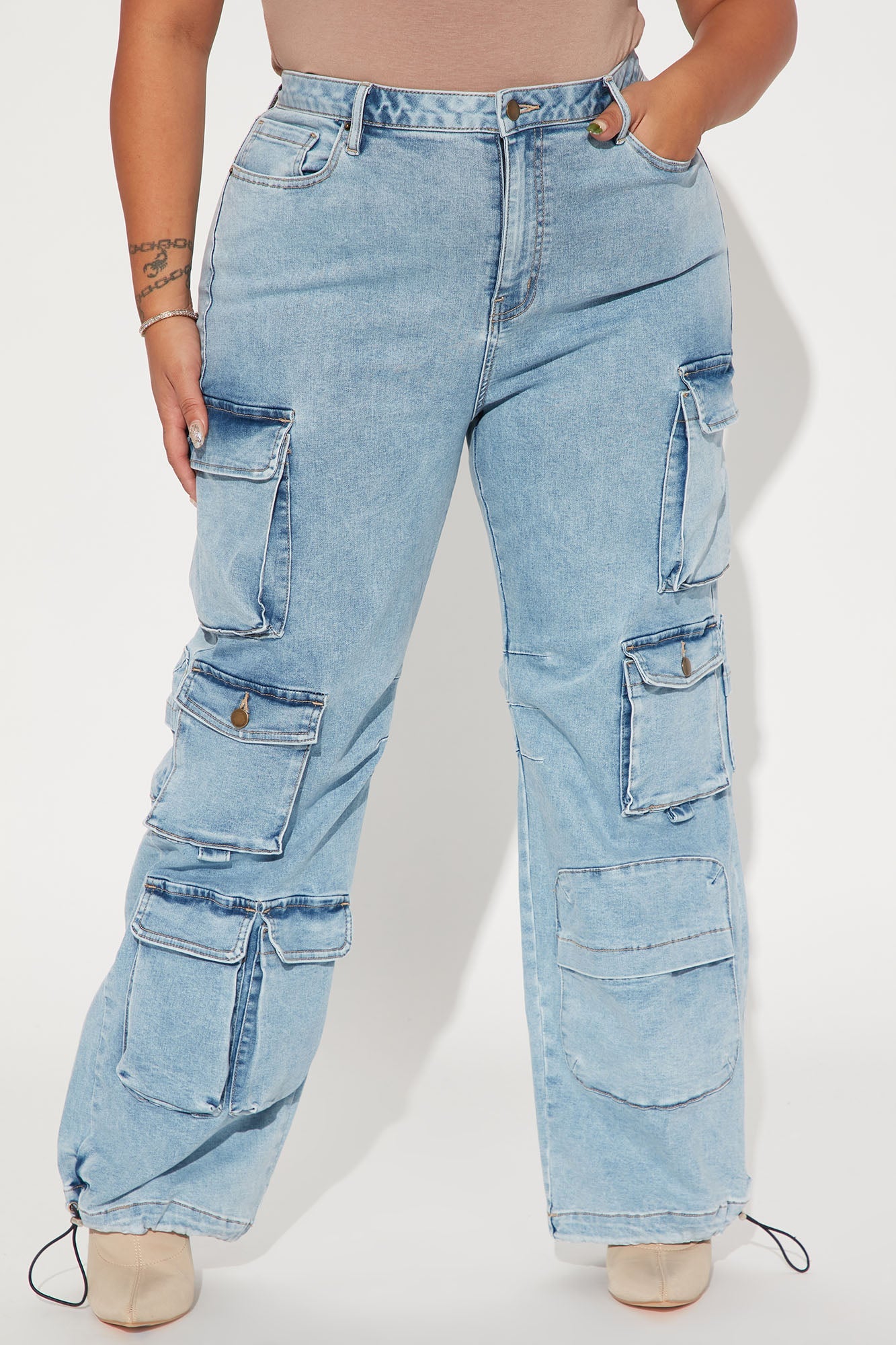 Fairfax High Rise Stretch Cargo Jeans - Light Wash