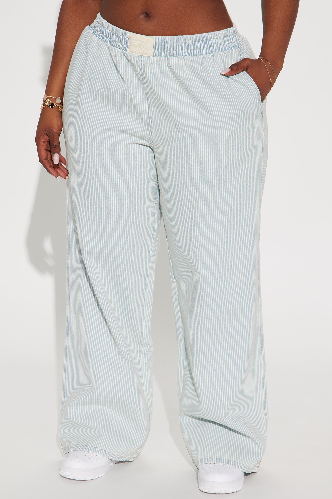 On My Way Out Baggy Relaxed Jeans - Light Wash