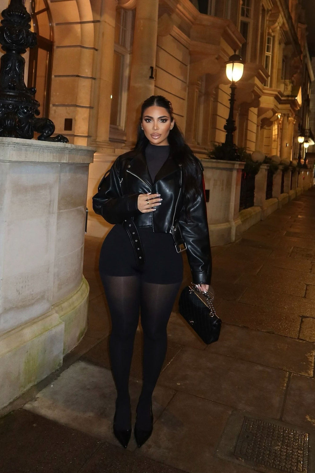 Uncomplicated Seamless Shorts - Black