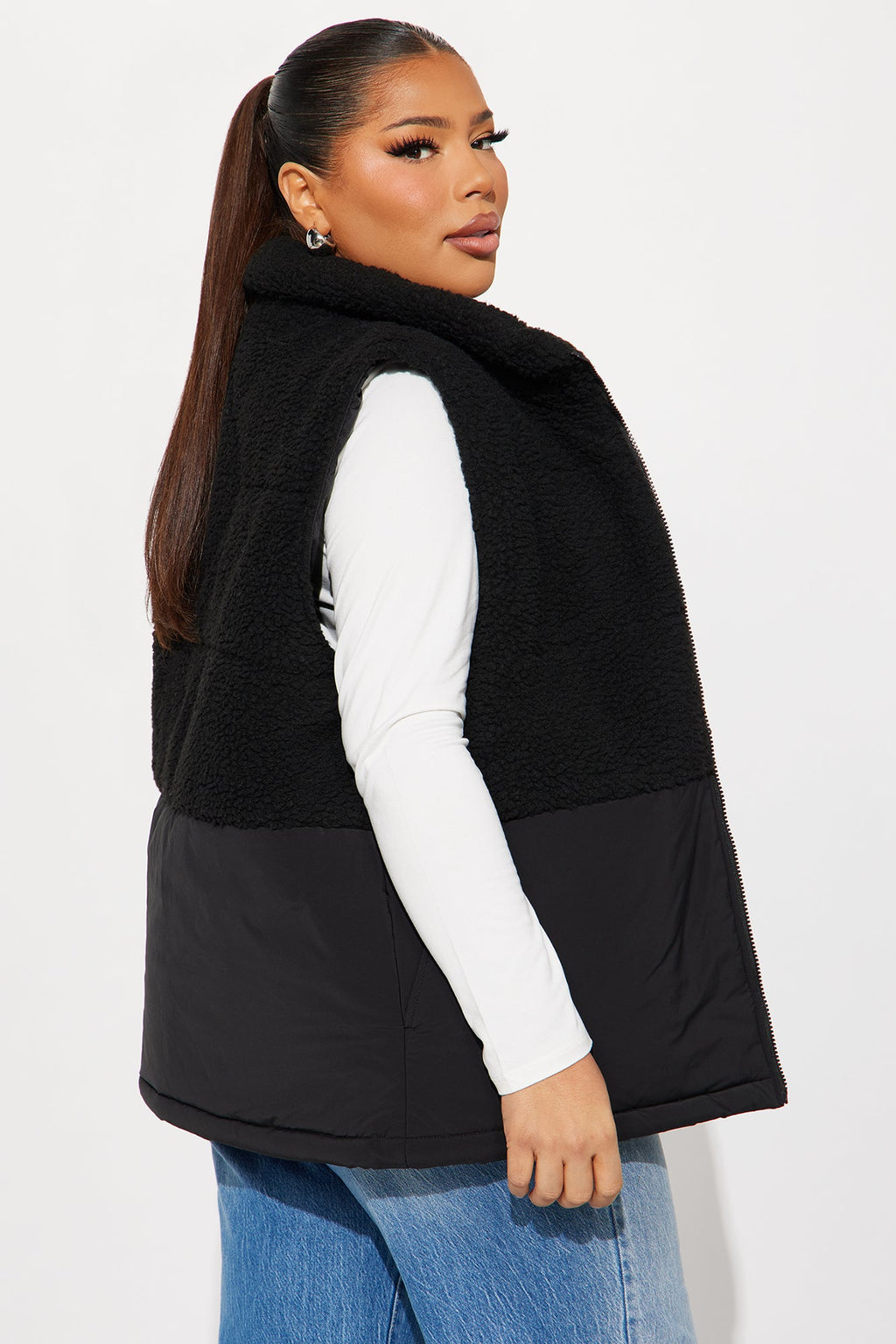Find Me In The Clouds Sherpa Vest - Black