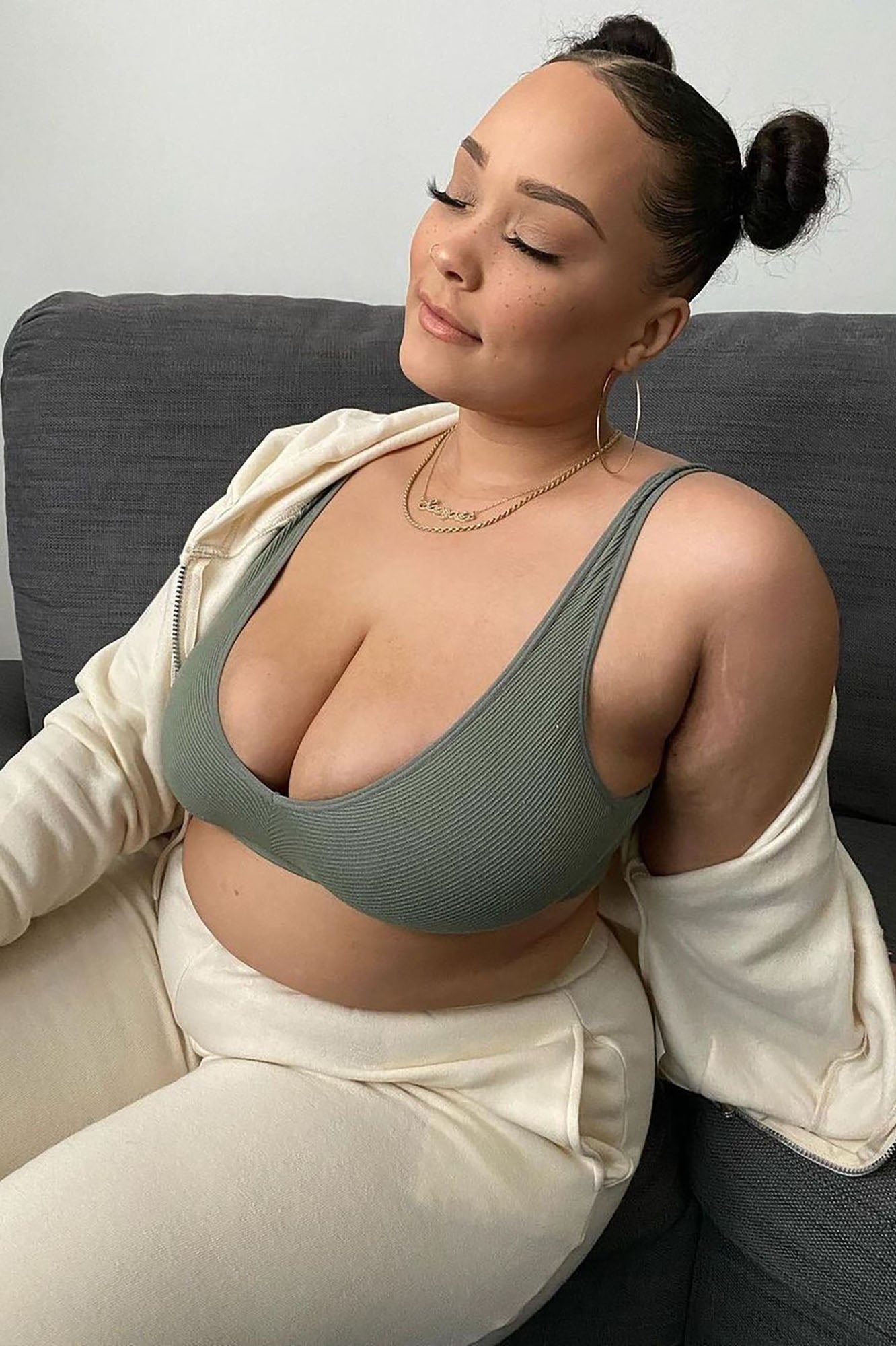 I Got This Zip Up Jacket And Jogger Set - Off White